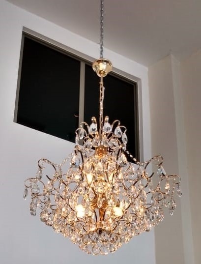 Lustre de Cristal Bariloche Dourado para Sala de Jantar Lustres Gênesis loja online de Lustres e Iluminação Decorativa
